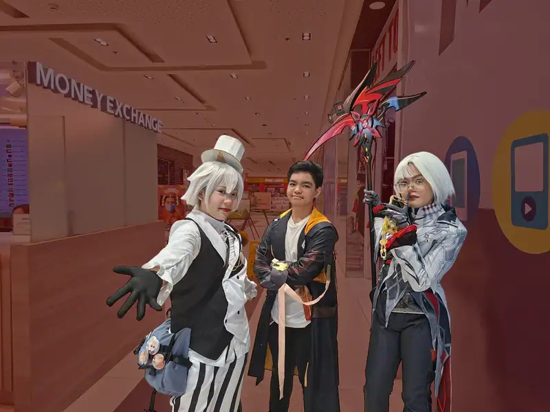 From left to right: Ace_Lowly as Nikolai Gogal, Ryoa as Caelus, and Denden as Arlecchino