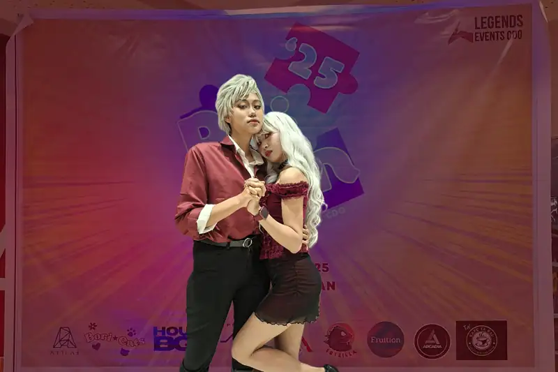 Hoe Lee and Starry Xing-Xing as MC and Sylus